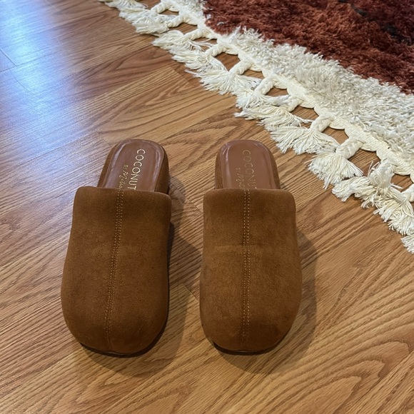 Anthropologie coconut by Matisse bubble clogs - Picture 2 of 3